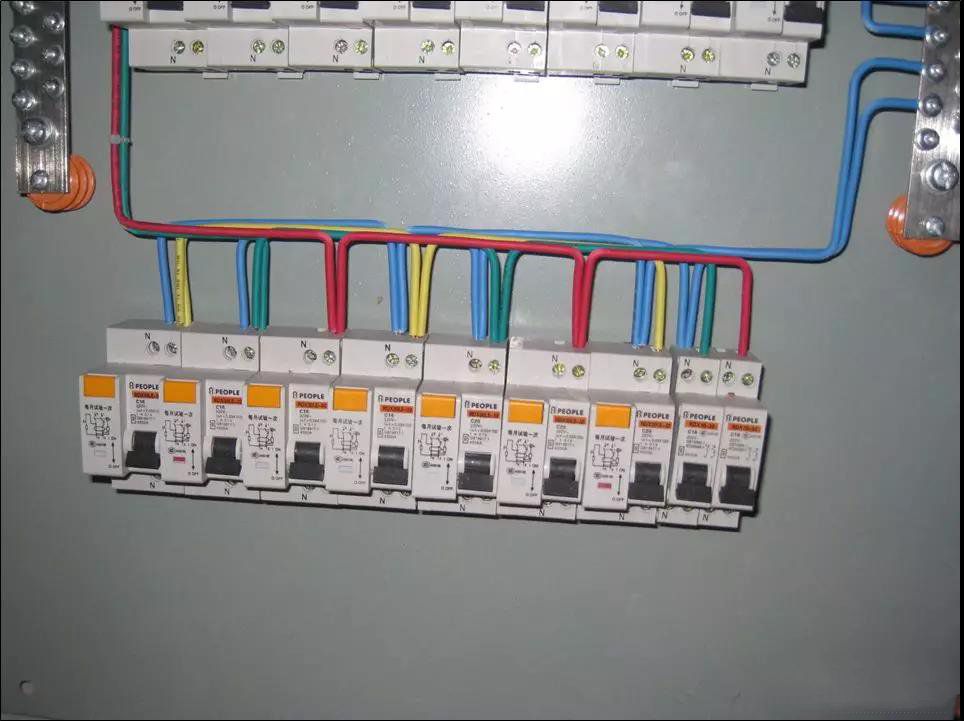 老電工手把手教您如何做好配電箱內部配線，圖文詳解，值得收藏