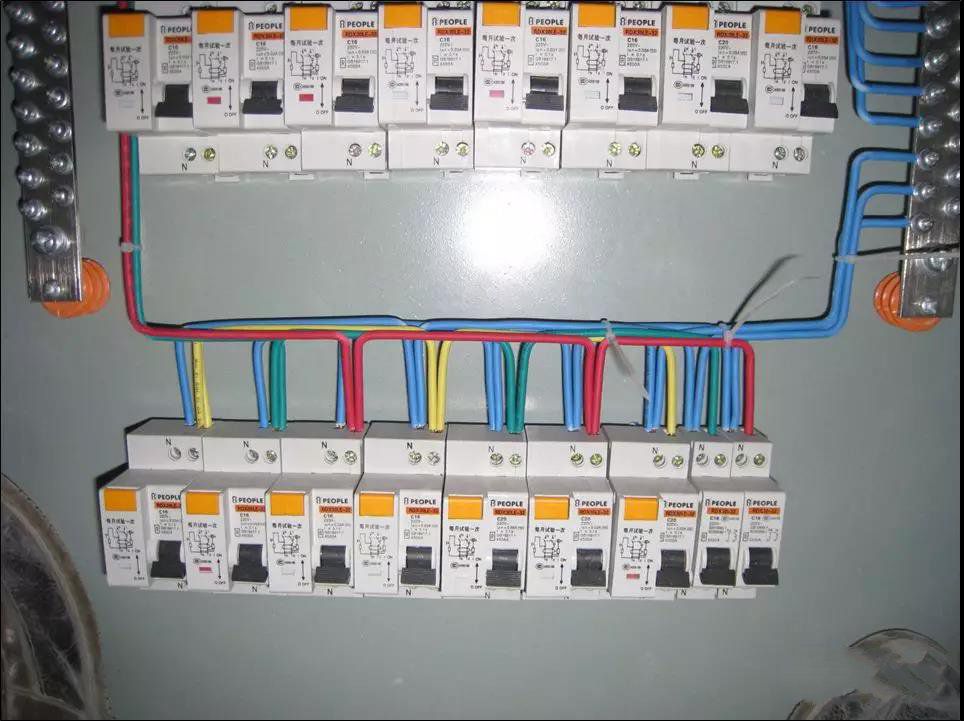 老電工手把手教您如何做好配電箱內部配線，圖文詳解，值得收藏